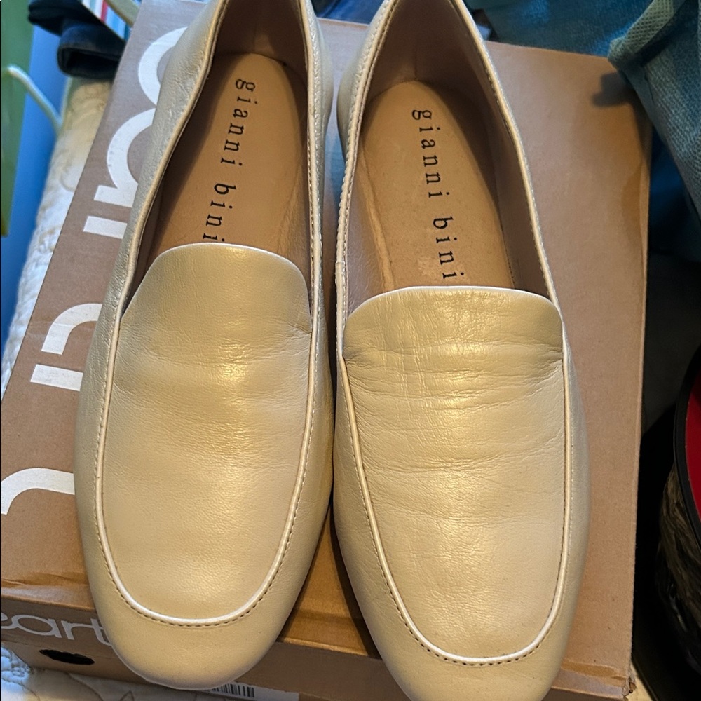 Gianni Bini flats